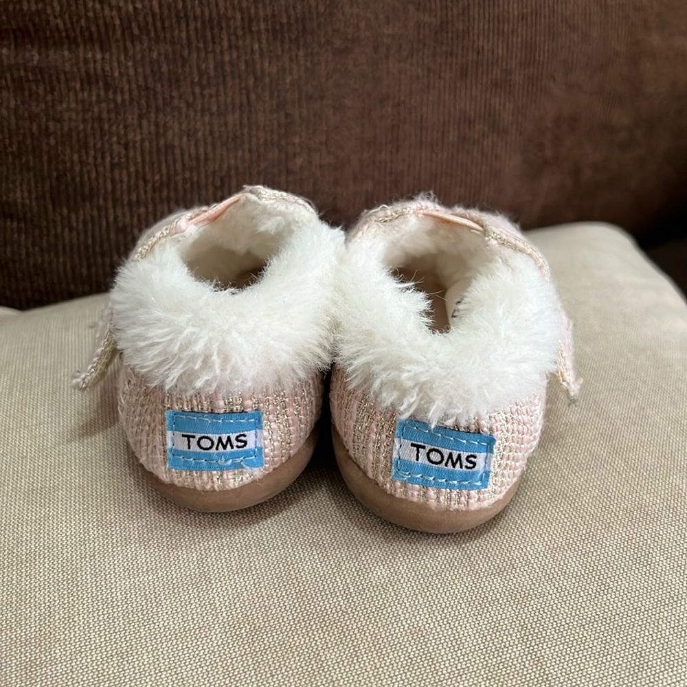 TOMS Toddlers' Metallic Twill Glimmer Slippers - Rose Cloud size 4